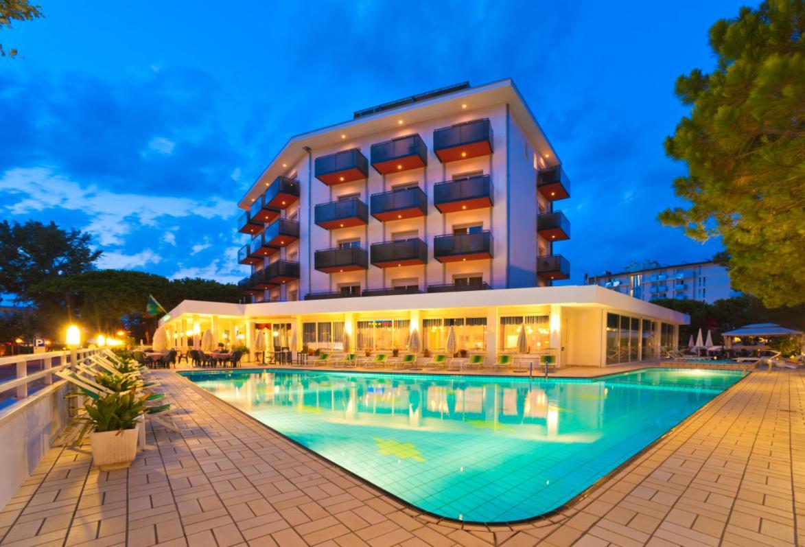 Hotel Gimm Bibione Exterior photo