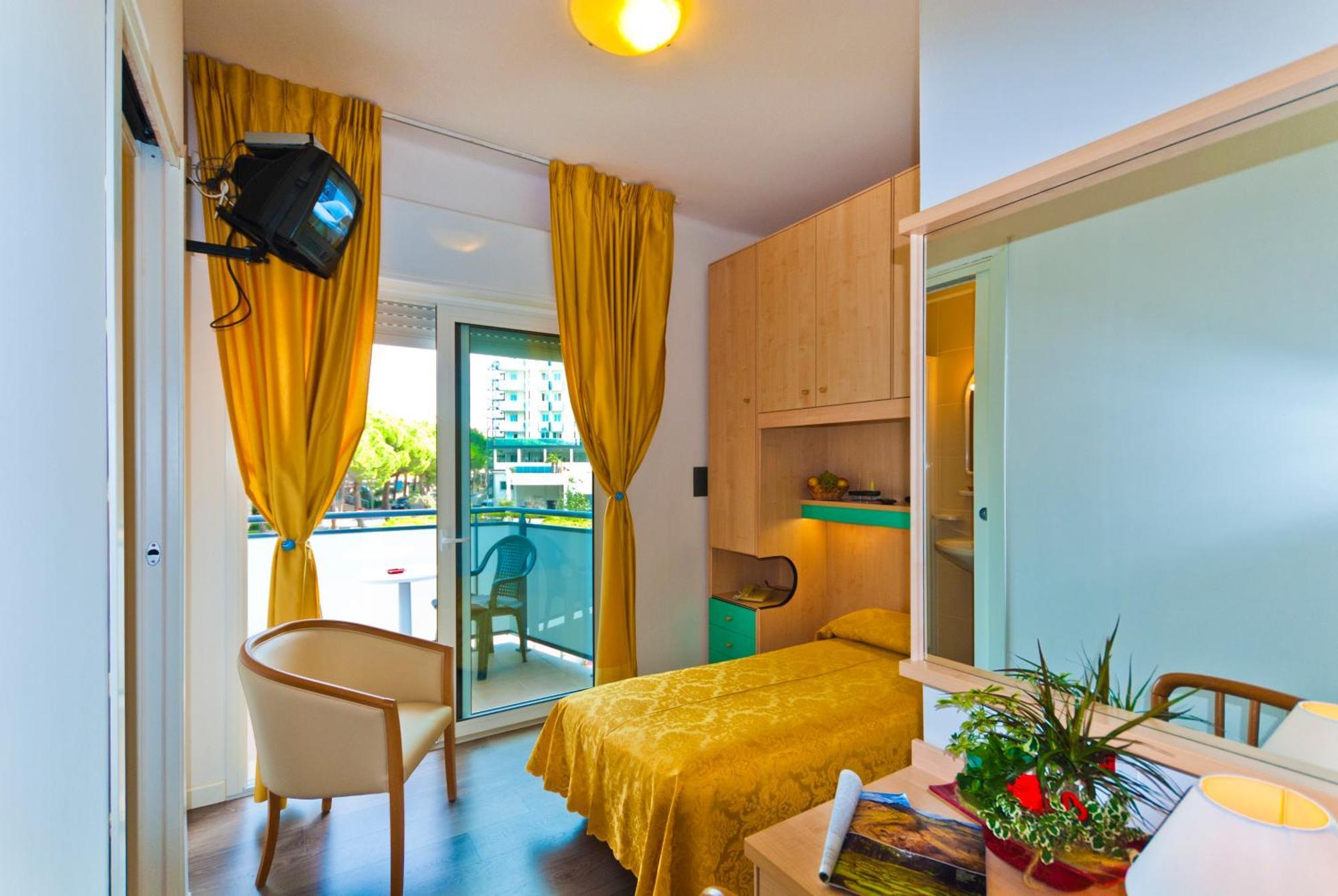 Hotel Gimm Bibione Exterior photo